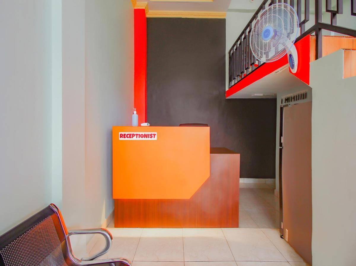 Oyo 90063 Silver Homestay Syariah Perabumulih Екстериор снимка