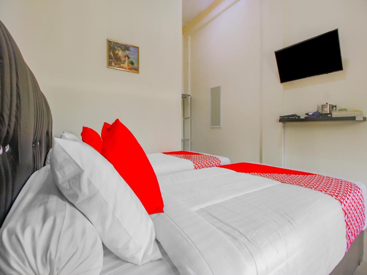 Oyo 90063 Silver Homestay Syariah Perabumulih Екстериор снимка