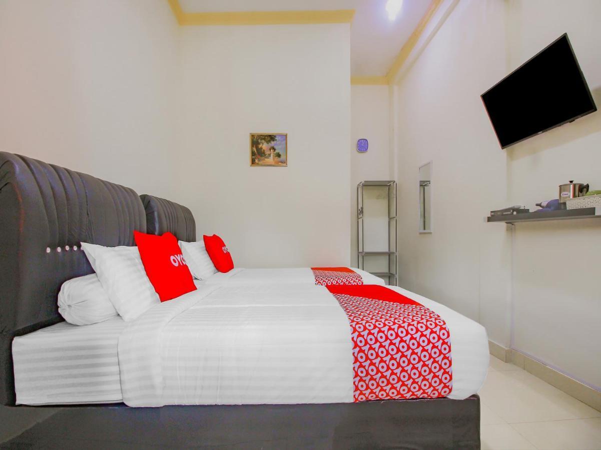 Oyo 90063 Silver Homestay Syariah Perabumulih Екстериор снимка